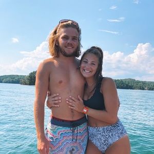 Meet your Posher, Elise